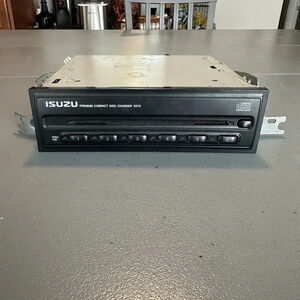 99-02‎ Isuzu Trooper Audio Stereo CD Player 2901018200 OEM *Not Tested